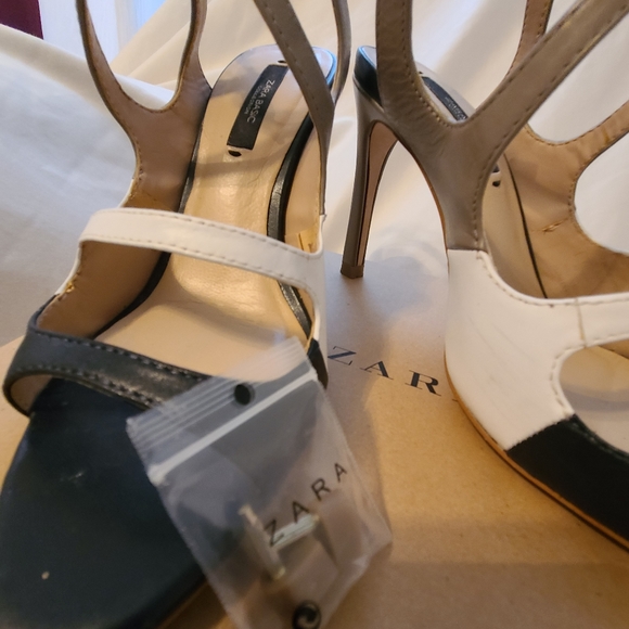 3 tone ankle strap sandals 👡 - Picture 6 of 10